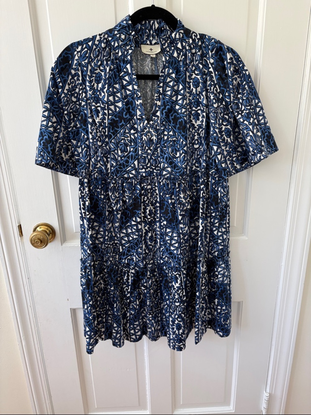 ✨Tuckernuck✨ Navy and White Printed Tiered Short-Sleeve Dress